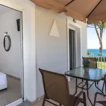Antonis Deluxe Amoudi