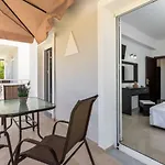 Apartament Antonis Deluxe Amoudi