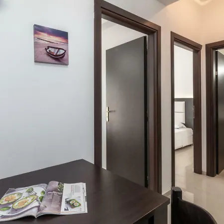 Antonis Deluxe * Ammoudi