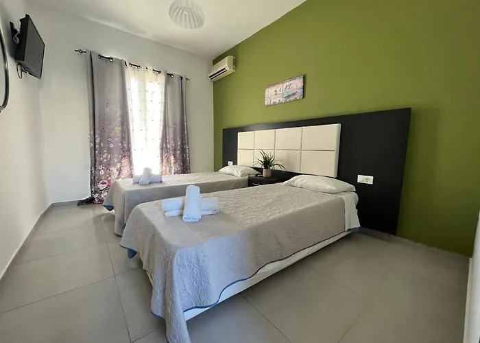 Antonis Deluxe