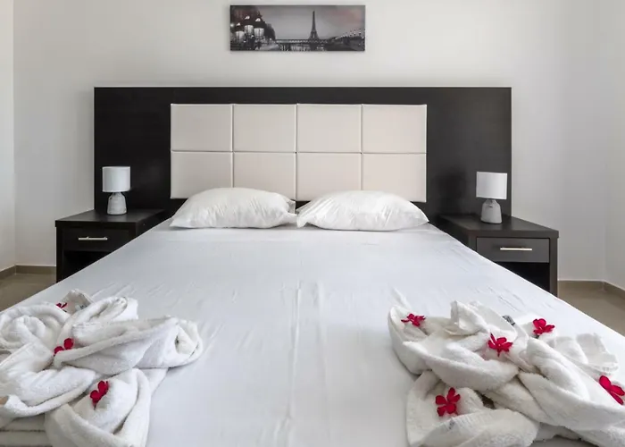 Antonis Deluxe Apartment