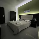 Antonis Deluxe Apartment