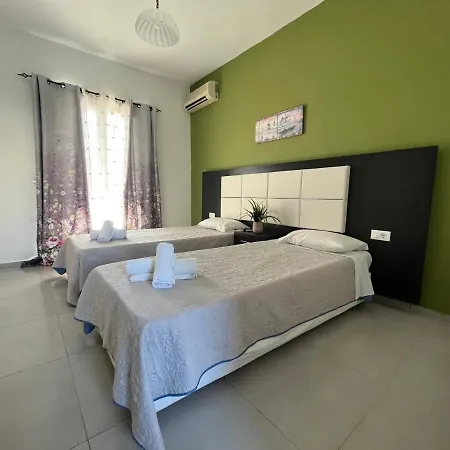 Antonis Deluxe