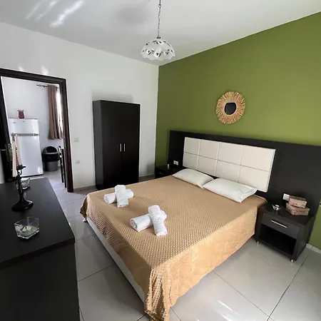 Antonis Deluxe Апартаменты